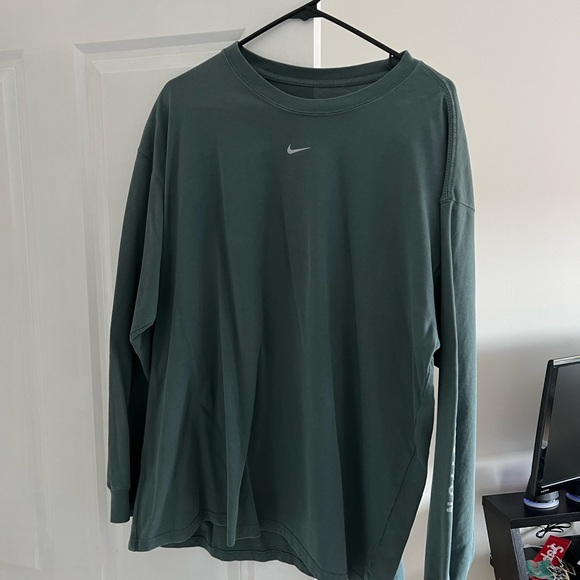 Nike Green Long Sleeve Tee - Picture 1 of 4
